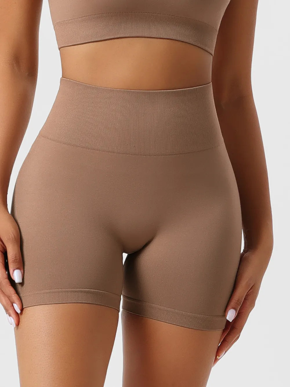 Short gainant taille haute